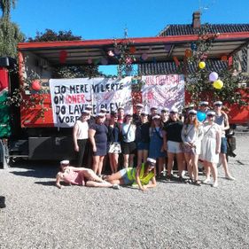 Snave Vognmandsforretning kører studenterkørsel