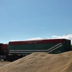 Snave Vognmandsforretning udfører transportopgaver for landbruget 